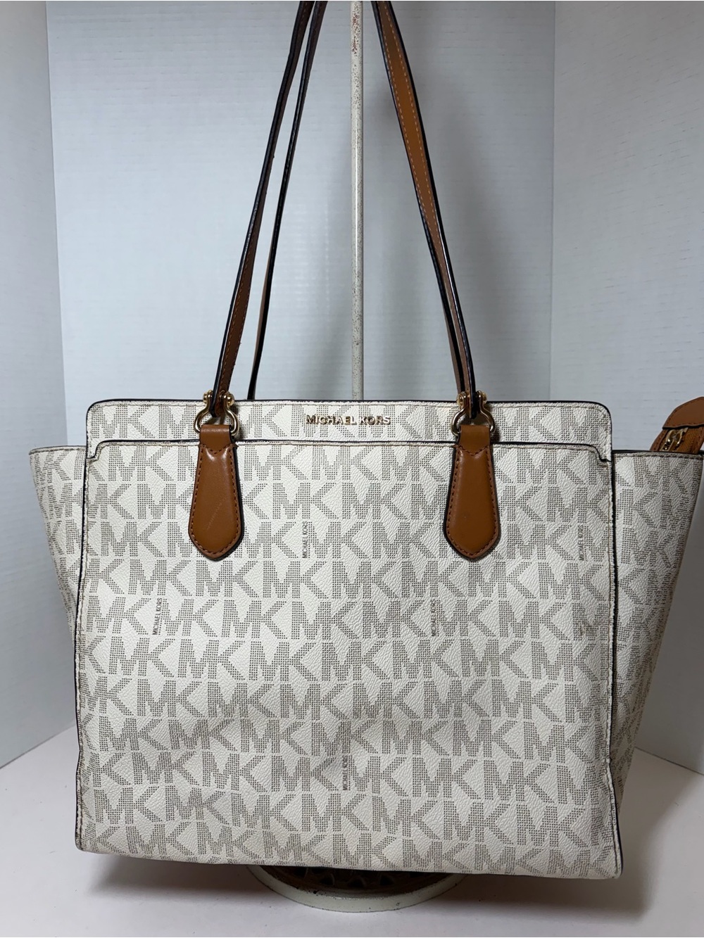 Michael Kors Dee Dee LG Signature Tote Shoulder Bag-Vanilla